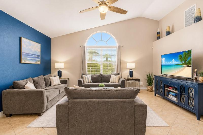 Luxe Cape Coral Villa with Heated Pool Arcade Games - image 23