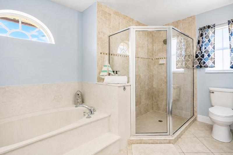 Luxe Cape Coral Villa with Heated Pool Arcade Games - image 26