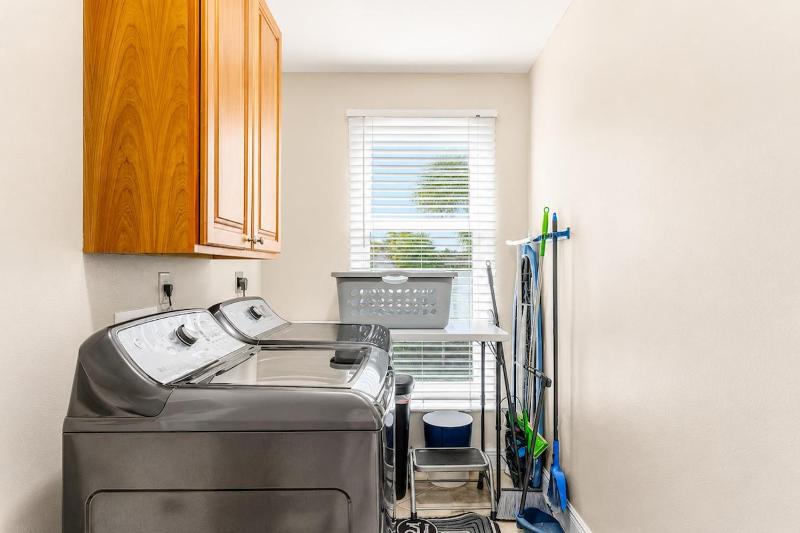 Luxe Cape Coral Villa with Heated Pool Arcade Games - image 46