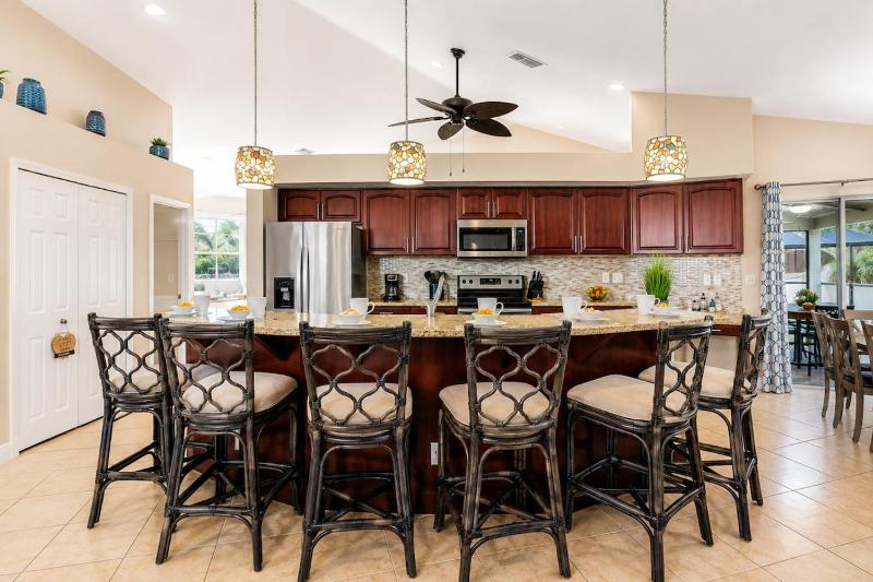 Luxe Cape Coral Villa with Heated Pool Arcade Games - image 19