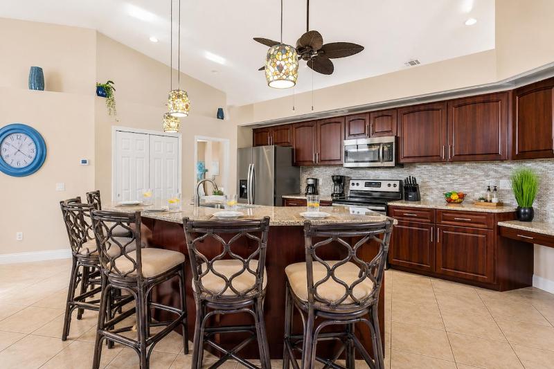 Luxe Cape Coral Villa with Heated Pool Arcade Games - image 27
