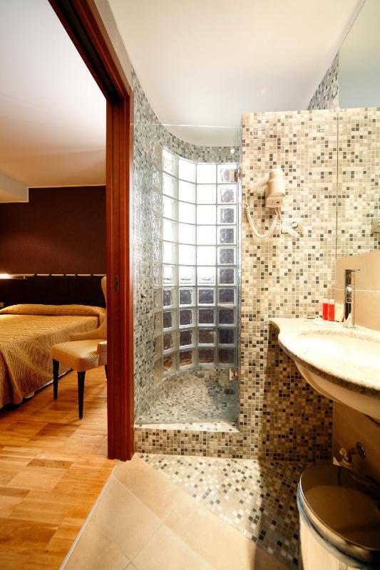 Hotel Terminal - image 3
