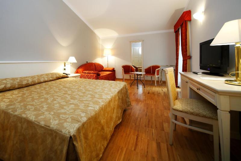 Hotel Terminal - image 16