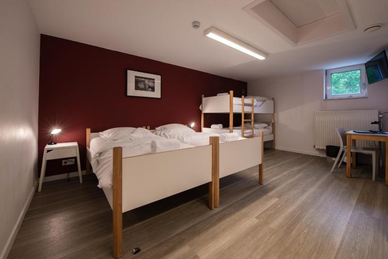 Quadruple Room with Private Bathroom image 3