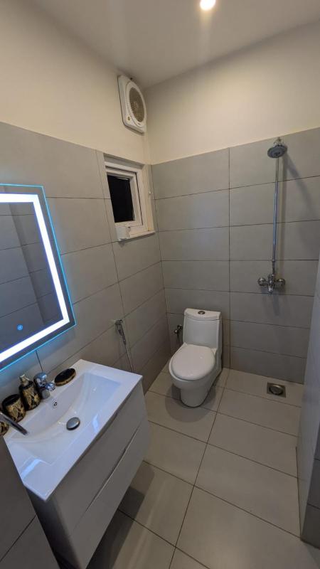 The crown residence luxury 2br apartment famillies - image 16