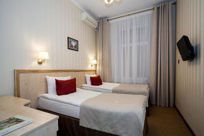Standard Double or Twin Room image 3