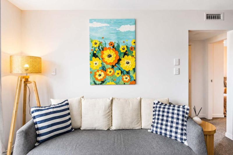 Newtown Tranquility Spacious 2-Bedroom Apartment - image 10