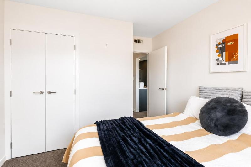 Newtown Tranquility Spacious 2-Bedroom Apartment - image 24