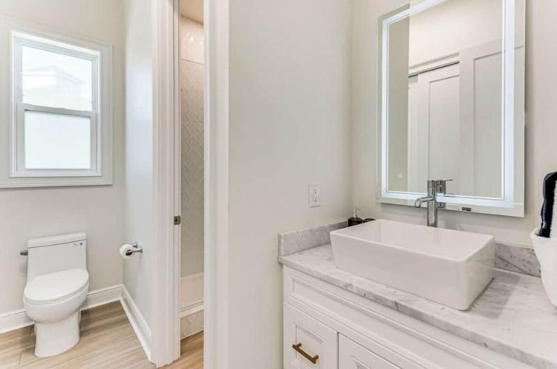 Waterfront Navarre Retreat | Parking | Sleeps 8 - image 26