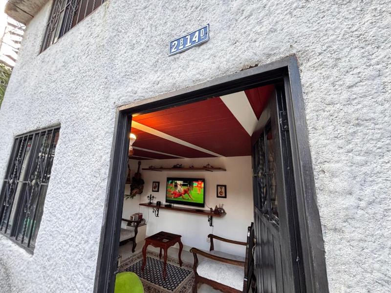 Private Colonial House in San Antonio - image 3