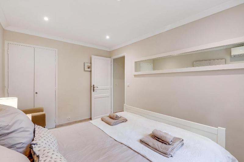 Luxury Villa Vallon - Private Heated Pool - image 20