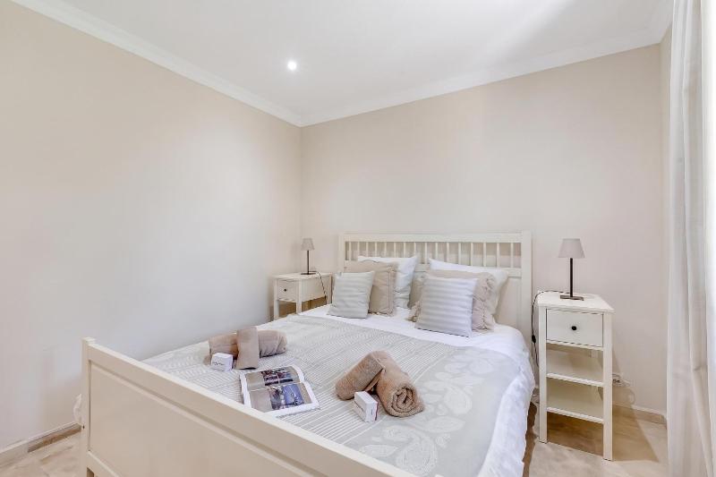 Luxury Villa Vallon - Private Heated Pool - image 31