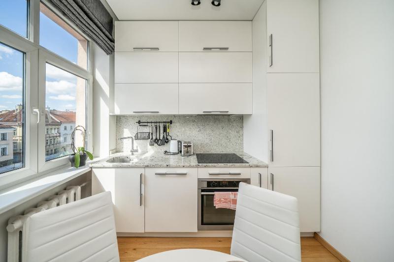Homey Old Town 1 Bedroom Apartment by Reside Baltic - image 10