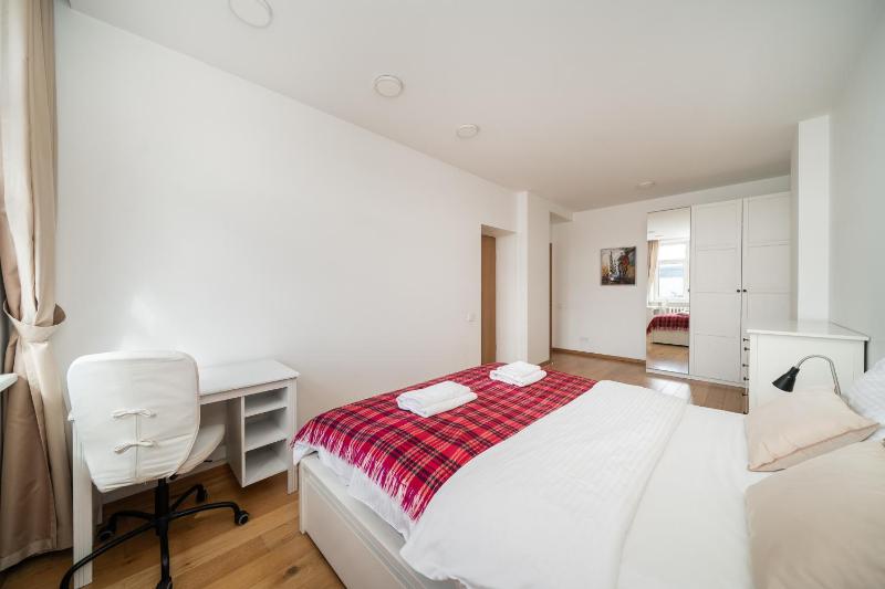 Homey Old Town 1 Bedroom Apartment by Reside Baltic - image 4