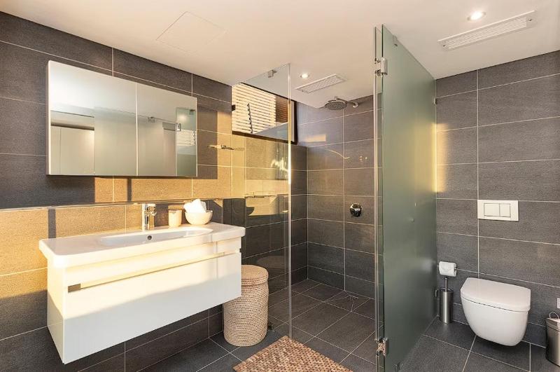 Perfect set up for group of friends or a large family ! - image 5