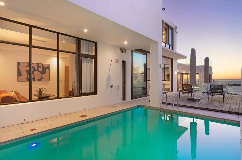 Perfect set up for group of friends or a large family ! - image 1