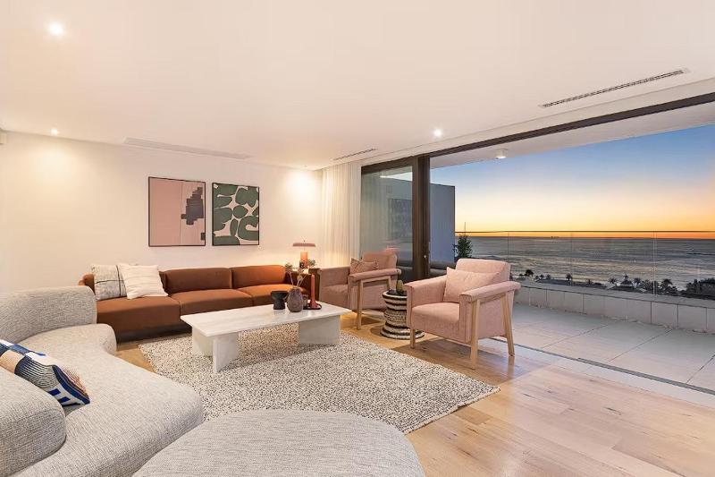 Perfect set up for group of friends or a large family ! - image 11