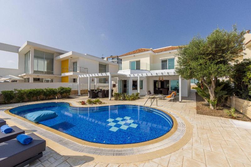 Villa Sea holly Front Line - image 16