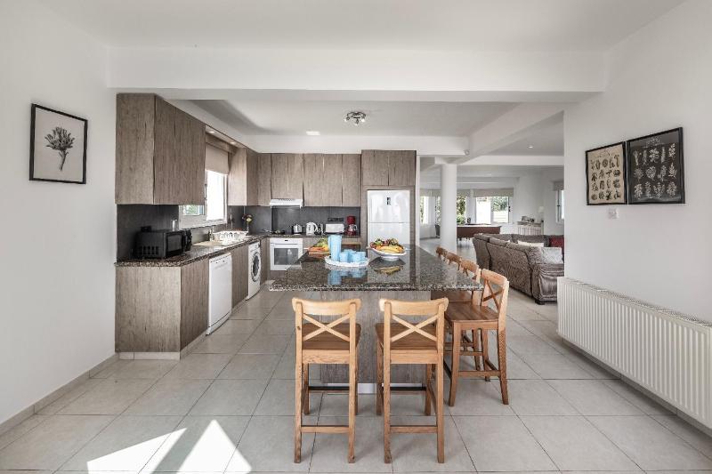 Villa Sea holly Front Line - image 10