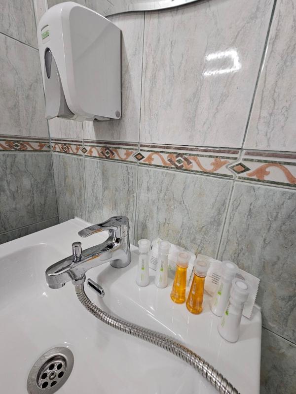 Apartment City center with workspace & wifi near Metro station - image 14