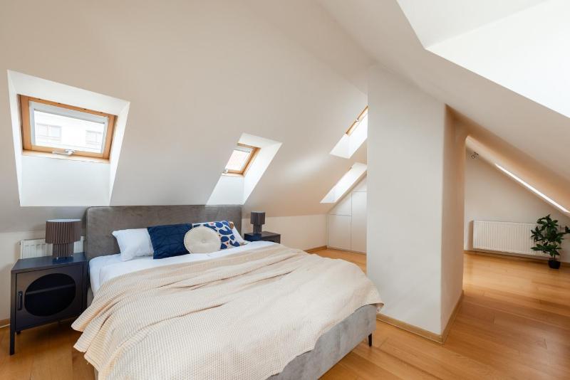 Lovely Loft with Views near Charles Bridge by EasyBNB Premium - image 9