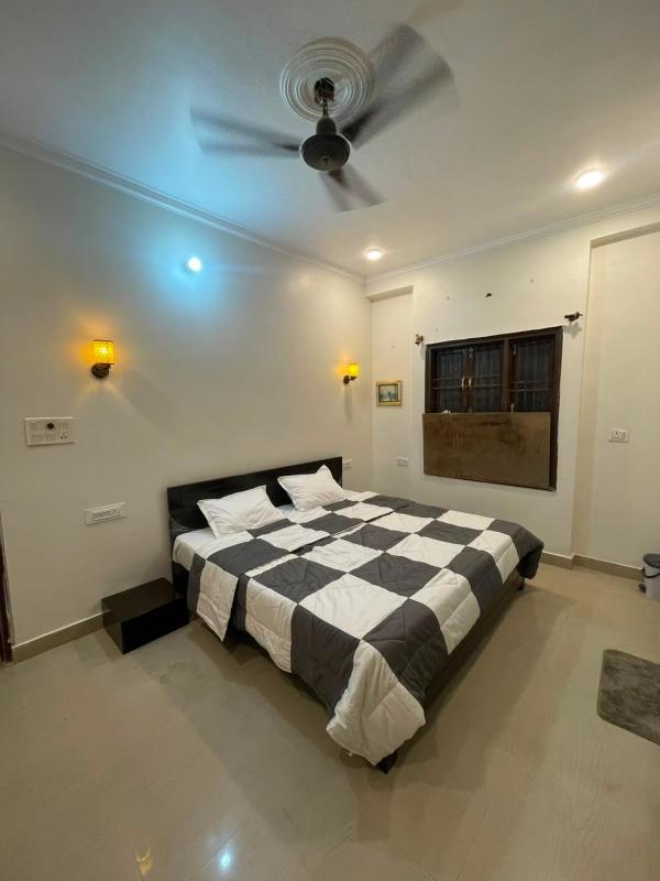 Leela Homestay-Varanasi-Two BHK luxury apartment - image 10
