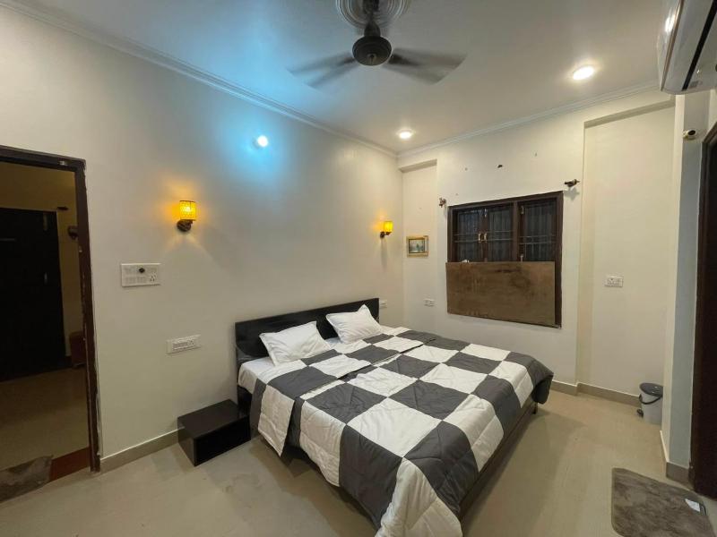Leela Homestay-Varanasi-Two BHK luxury apartment - image 9