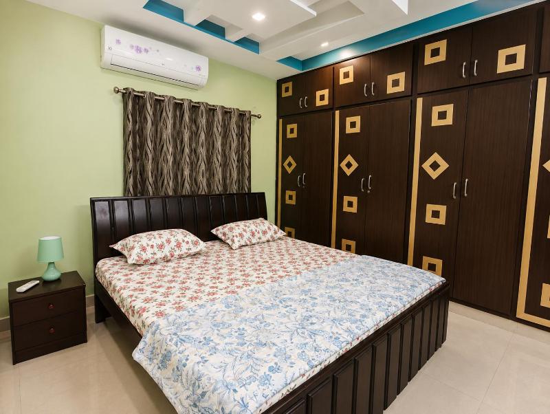 KB's Stay - The Orchid 2BHK Duplex - image 13