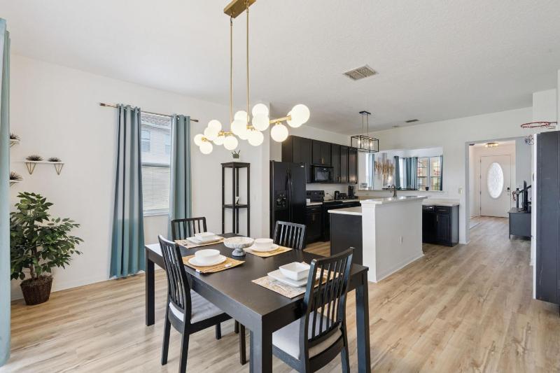 New Listing! - 10 Mins to Disney! - image 3