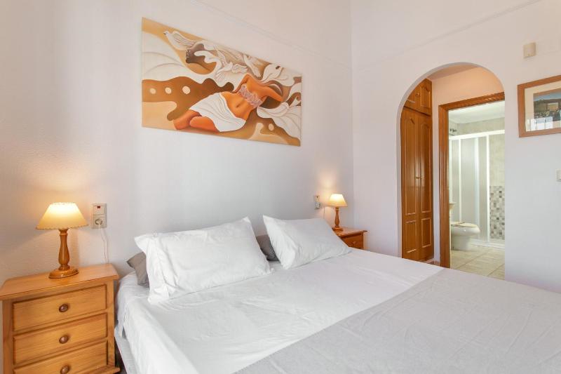 Magnifico chalet con piscina - image 18
