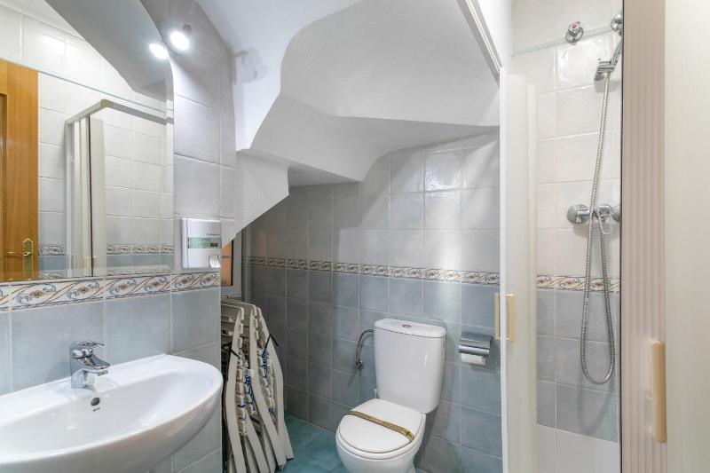 Magnifico chalet con piscina - image 28