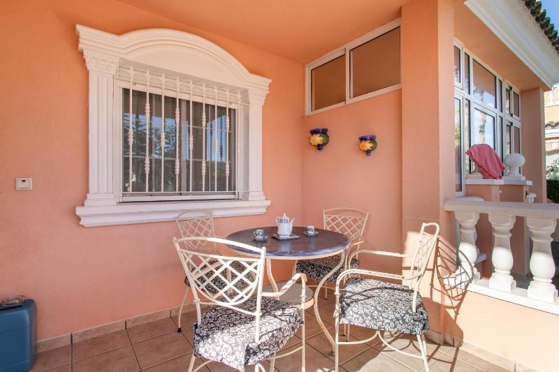 Magnifico chalet con piscina - image 10