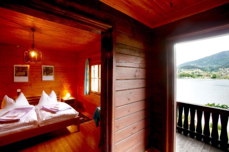 Three-Bedroom House image 4