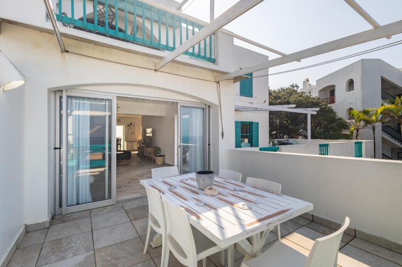 Santorini Ballito 180º Sea Views Braai and Pool - image 11