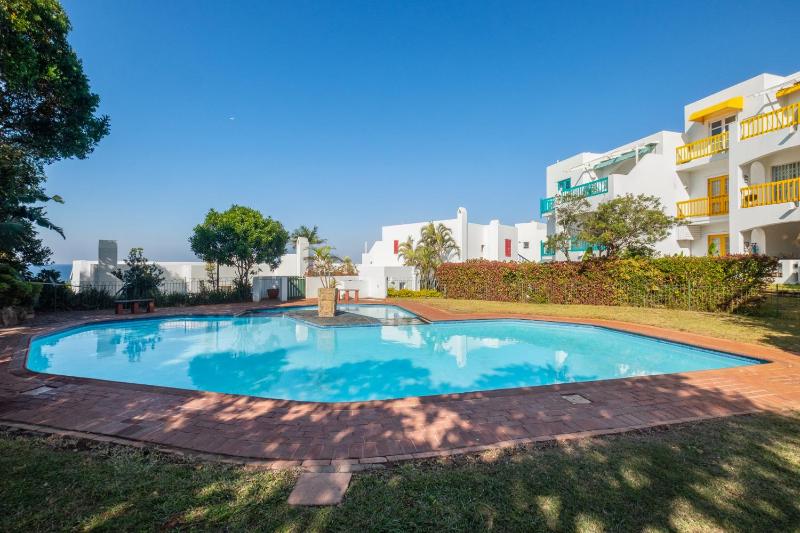 Santorini Ballito 180º Sea Views Braai and Pool - image 7