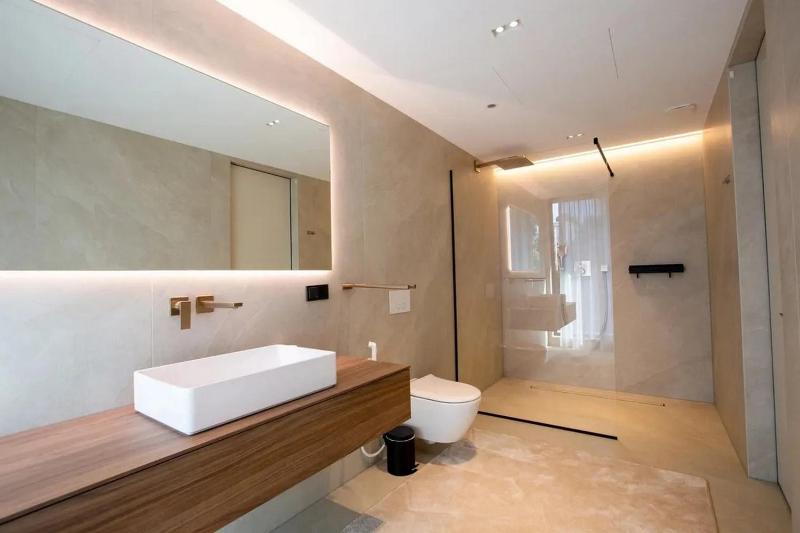 AntibesLuxuriousResidence - image 10