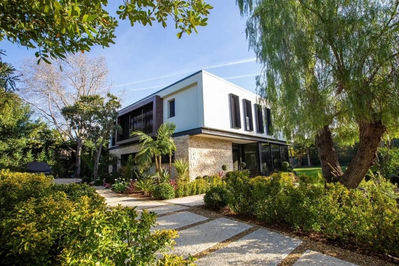 AntibesLuxuriousResidence - image 9