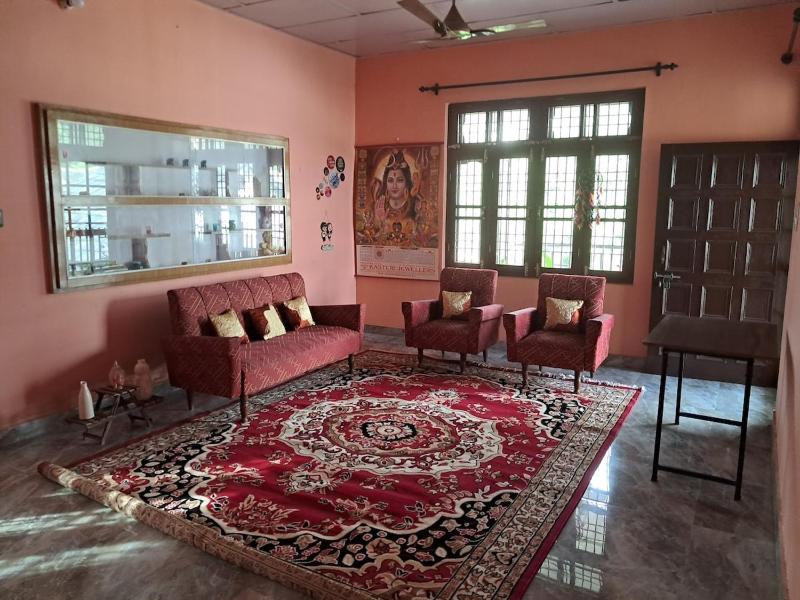 Peaceful 2 BR Stay with Party Hall & Kitchen - image 1