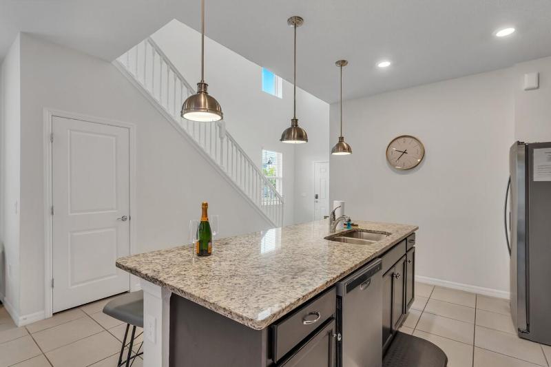 Windsor Island Oasis - image 49