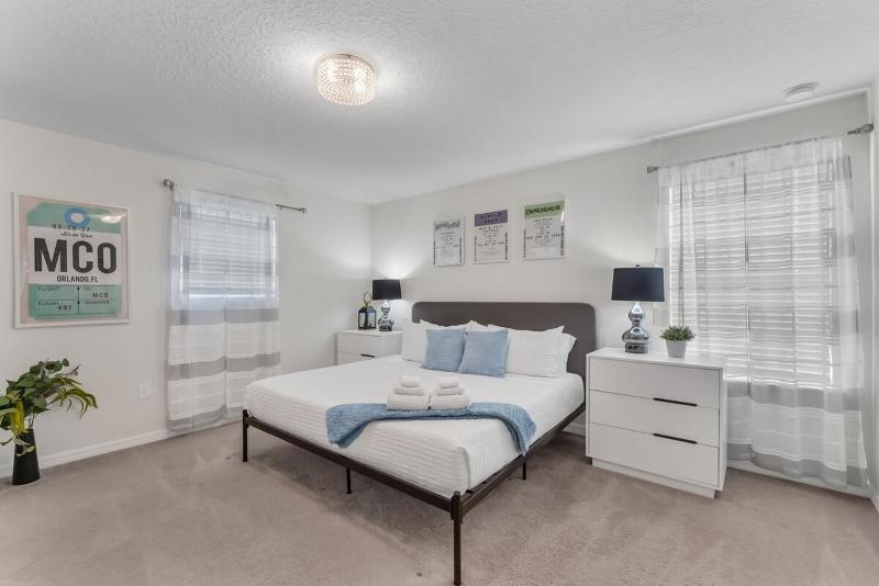 Windsor Island Oasis - image 34
