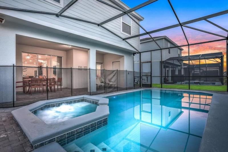 Windsor Island Oasis - image 7
