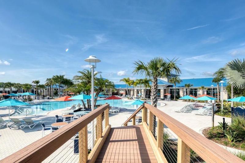 Windsor Island Oasis - image 3