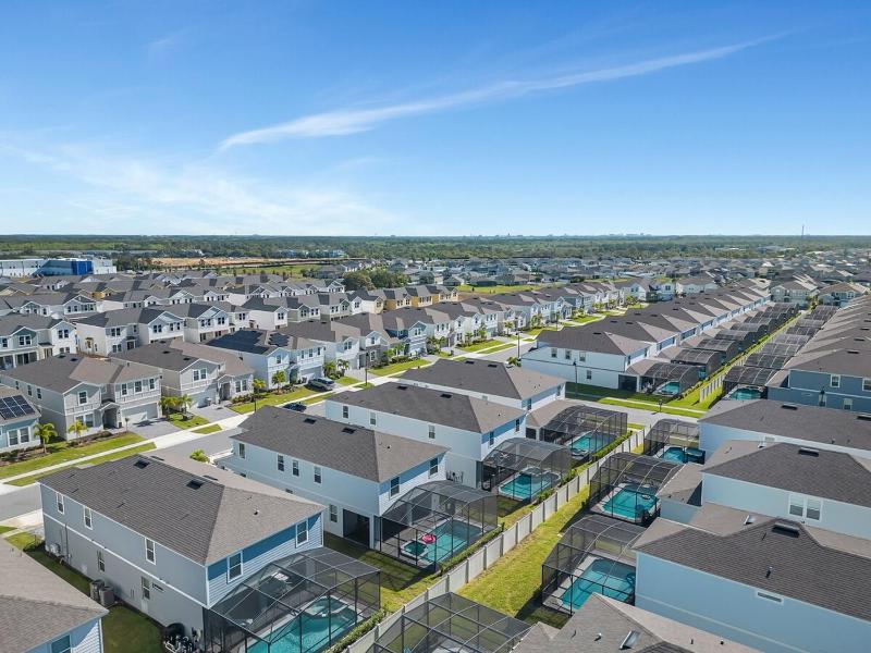 Windsor Island Oasis - image 33