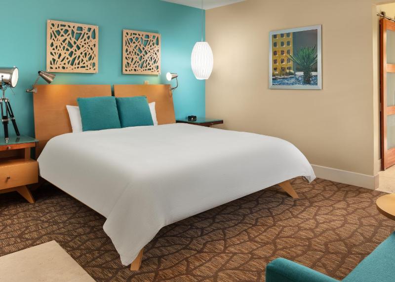 Movie Colony Hotel - image 19