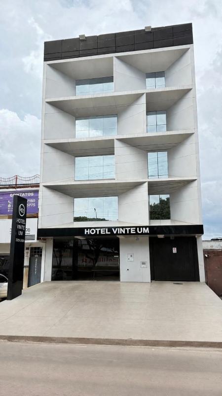 HOTEL VINTE UM - image 1