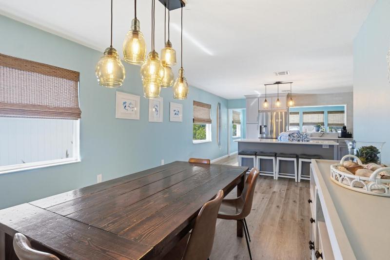Sea Salt & Sunny Days Pool Spa Putting Green by Anna Maria Life Vacation Rentals - image 31