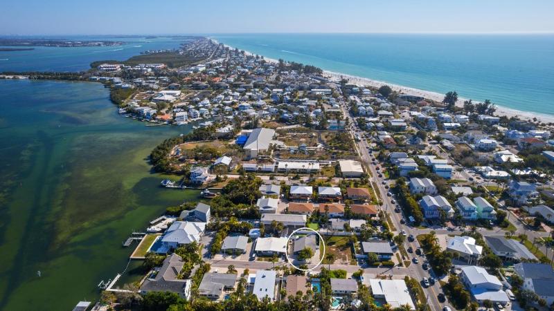 Sea Salt & Sunny Days Pool Spa Putting Green by Anna Maria Life Vacation Rentals - image 24