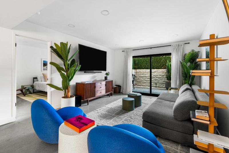 Modern Palm Springs Condo | Views Pools & Tennis - image 1