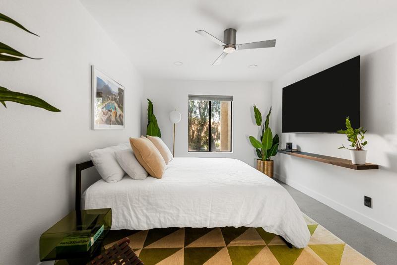 Modern Palm Springs Condo | Views Pools & Tennis - image 49