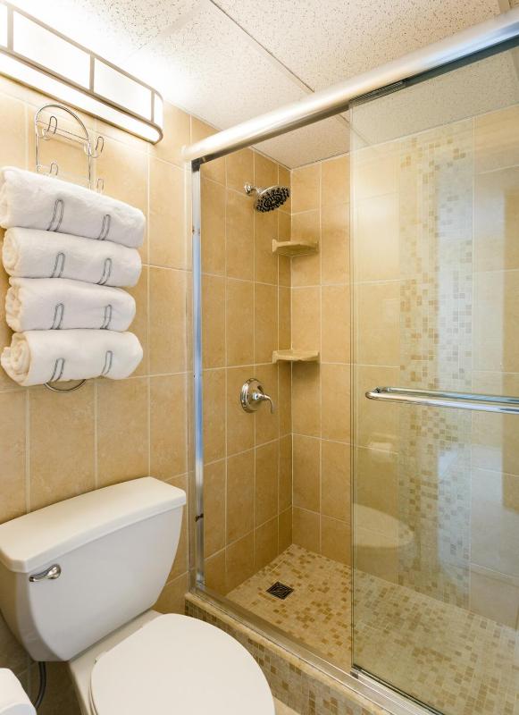 7Mile Beach Resort 2b2b Condo - image 14